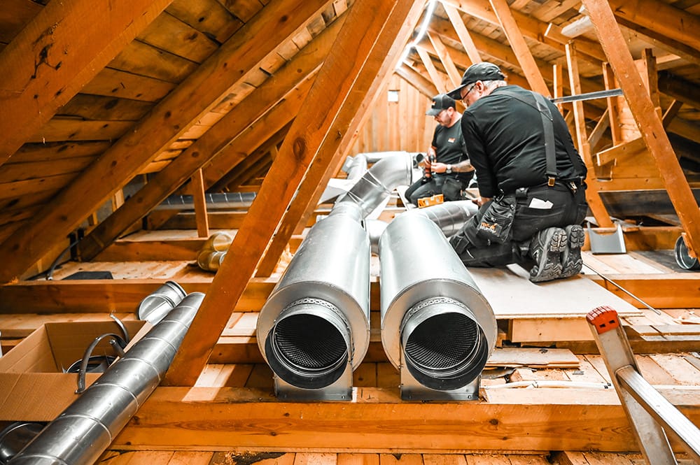 ventilationskanaler till FTX-system på vinden